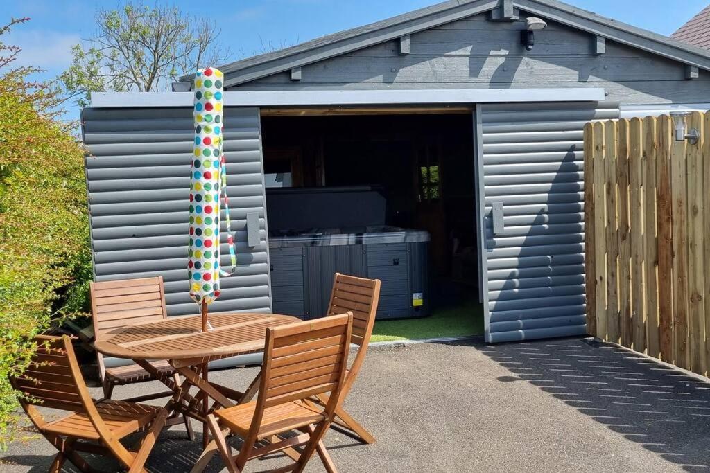 Grace'S Place With Hot Tub & Games Room Carrickfergus Eksteriør billede