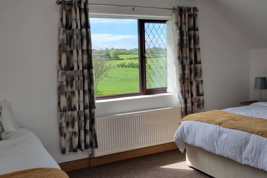 Grace'S Place With Hot Tub & Games Room Carrickfergus Eksteriør billede