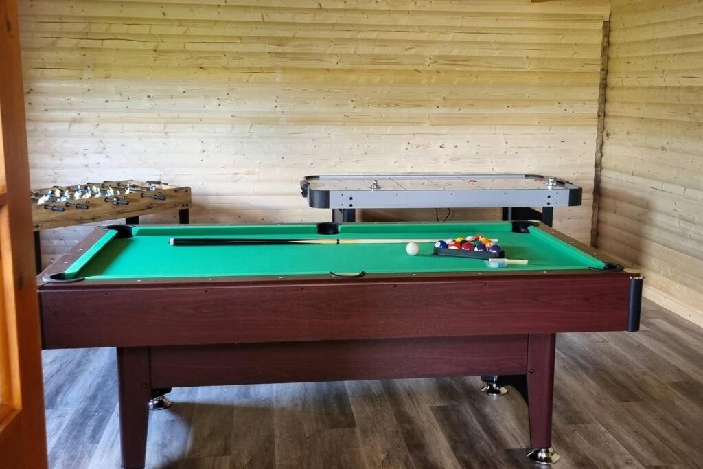 Grace'S Place With Hot Tub & Games Room Carrickfergus Eksteriør billede
